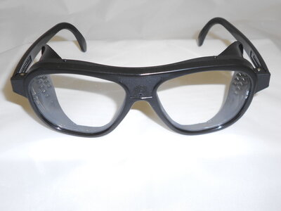 Gebrauchsanleitung ältere Modelle – Schwarze Schutzbrille (alt)