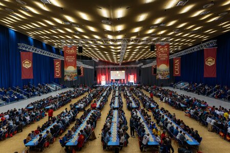 SPIEL 2025: KOSMOS feiert 30 Jahre CATAN mit einem neuen Weltrekordversuch